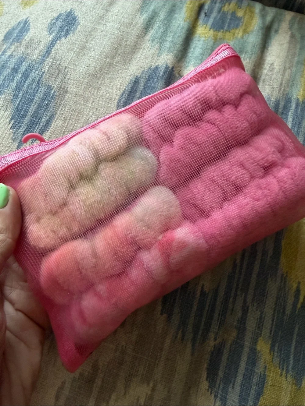 NWT Blush Beauty Wrist Washbands and Reusable Storage Bag - Pink